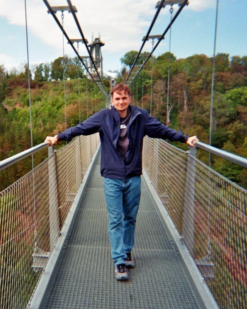Benjamin Böckelmann on a suspension bridge